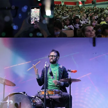 Nidos cantando en el festival escolar de las artes 