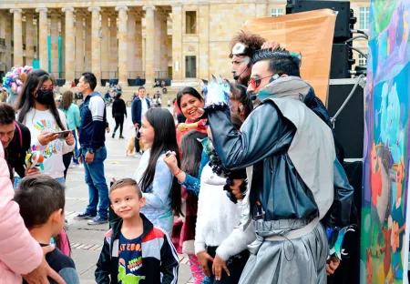 Nidos en la Plaza de Bolívar 