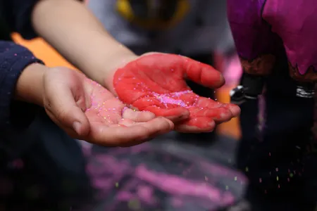 Conmemoración 12 de Febrero – Día Internacional de las Manos Rojas