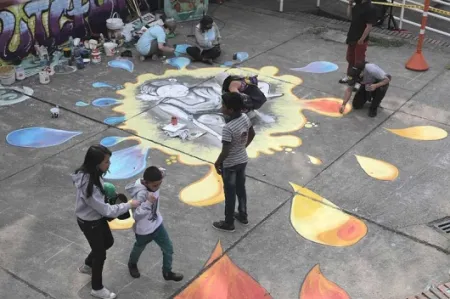 La comunidad y Nidos pintan un mural en el CDC La Victoria