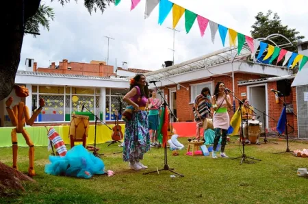 4 obras mágicas que llegaron a jardines y teatros