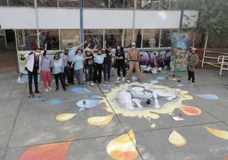 La comunidad y Nidos pintan un mural en el CDC La Victoria