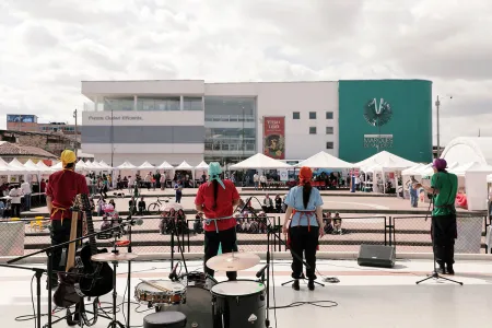 Nidos en la Feria del Libro Funza 