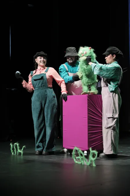 Alimal y Uh-Gar en el Teatro el parque 