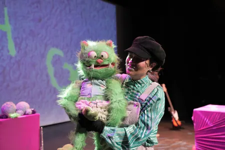 Alimal y Uh-Gar en el Teatro el parque 