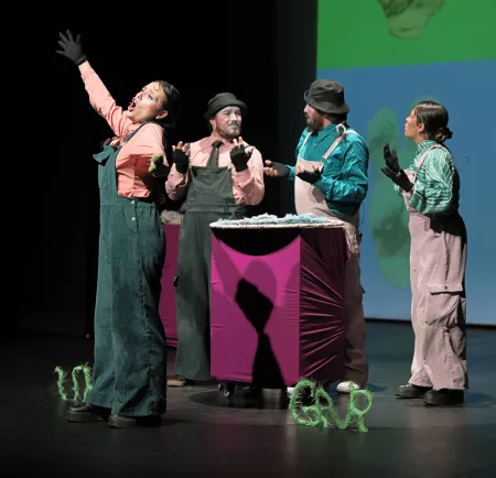 Alimal y Uh-Gar en el Teatro el parque 