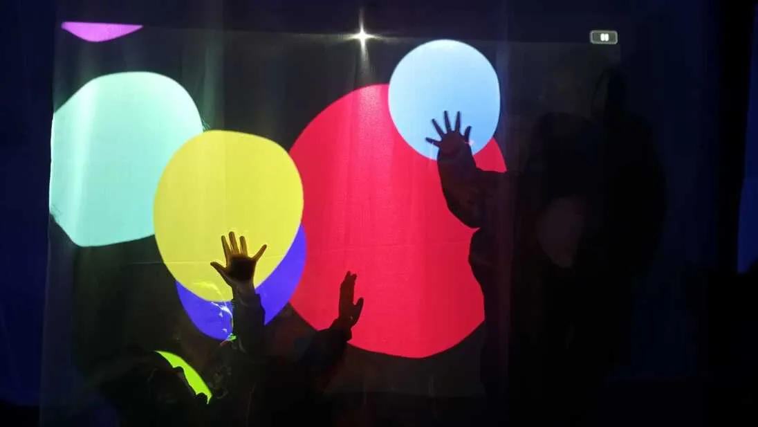 Experiencia artística Luminic | Nidos. Arte para la primera infancia