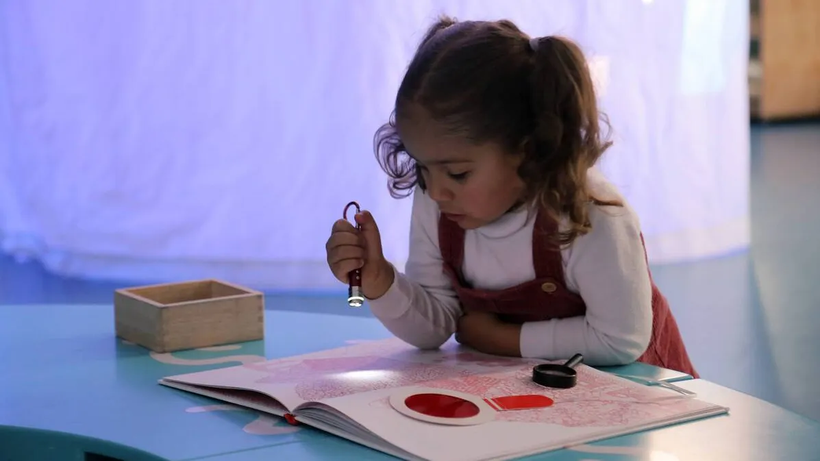 Niña en experiencia