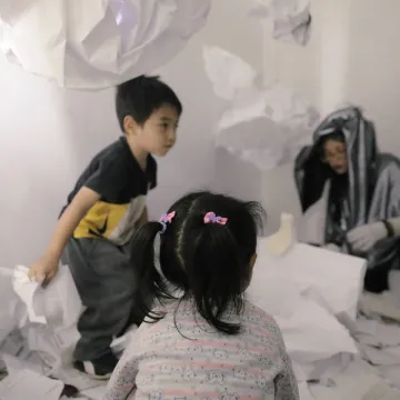 Niño, niña y artista